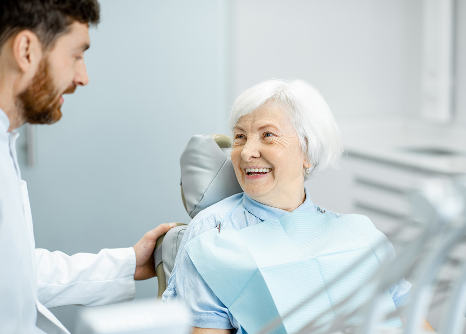 Comfortable and natural feeling implant dentures experience